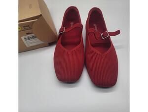 new in box vivaia margot mary jane 41 ruby red 9.5